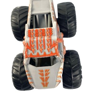 Lot 2 Monster Trucks Grave Digger & ThunderROARus Plastic 1:64 3" image 6