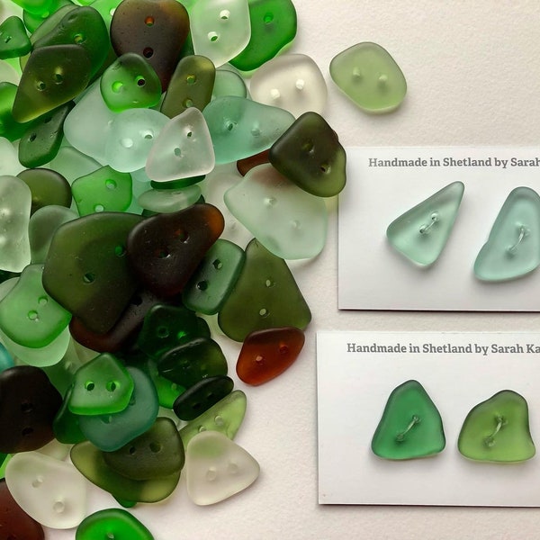 Knöpfe aus echtem sea glass, echtes Seeglas von den Shetlandinseln, Schottland.