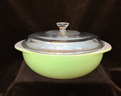 Vintage Pyrex 024 Lime Green round casserole 2 quarts