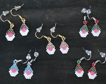 Brick Stitch Christmas Gnomes.