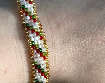 Beaded double striped candy cane bracelet. (8 inches)