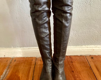 Vintage 1960s leather overknee boots Goloboots