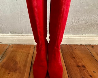 Vintage 1960s suede red go go boots