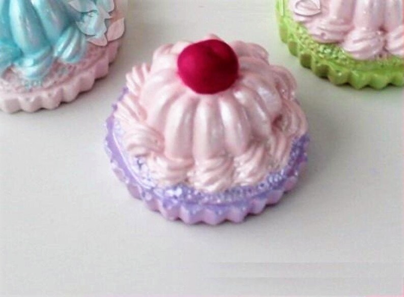 Moule Silicone mini Gâteau Cupcake Cerise Bougie pour Plâtre Savon Argile Résine Polyester Ciment Cire Fimo K362 5E60 image 1