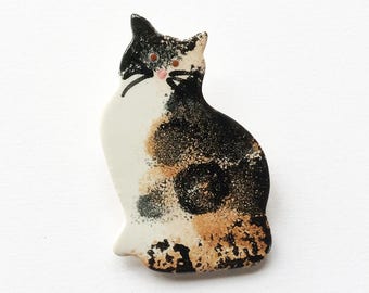Tabby Cat Brooch, Cat Jewellery, handmade brooch, ceramic brooch, Cat Gift.