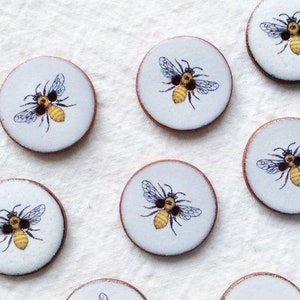 Set of 8 Medium Round 22mm (approx 3/4 inch) ceramic, lightweight, washable, handmade, honey bee buttons for sewing and collecting.