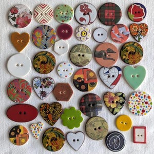 40 keramische knopseconden, handgemaakt, wasbaar, lichtgewicht, vintage look. Perfecte spulletjes, voor knutselprojecten.