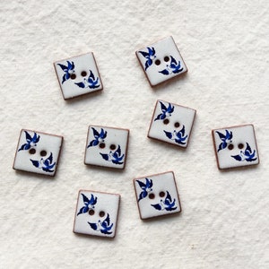 Set of 8 small, square, washable, lightweight, ceramic buttons 16mm (approx 1/2 inch) diameter, Willow Pattern design. Handmade in U.K.