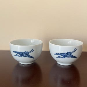 Rare Vintage JAL Japan Airlines Porcelain Bowls by Tahei Japan – Set of 2 with Flying Crane Design – 1970s Airline Memorabilia