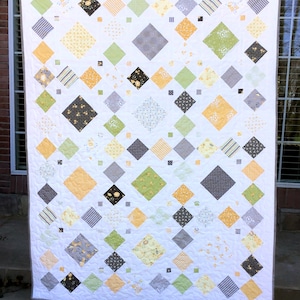 Bee Squared Quilt Pattern PDF, Modern Quilt Pattern, Simple Easy Beginner Quilt, Fat Quarter Friendly, Baby, Throw, Twin, Queen, King Size