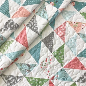 Eyeshadow Quilt Pattern PDF, Modern Quilt Pattern, Baby, Throw, Twin, Queen King, Fat Quarter and Layer Cake Friendly Easy Beginner Quilt image 10