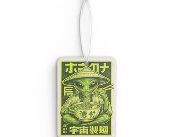 宇宙人カーエアフレッシュナー｜日本のレトロSFヌードルデザイン