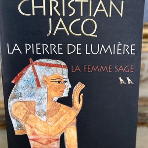 Vintage Buch auf Französisch "La Pierre De Lumiere" La Femme Sage. Softcoverbuch 24 x 15 cm