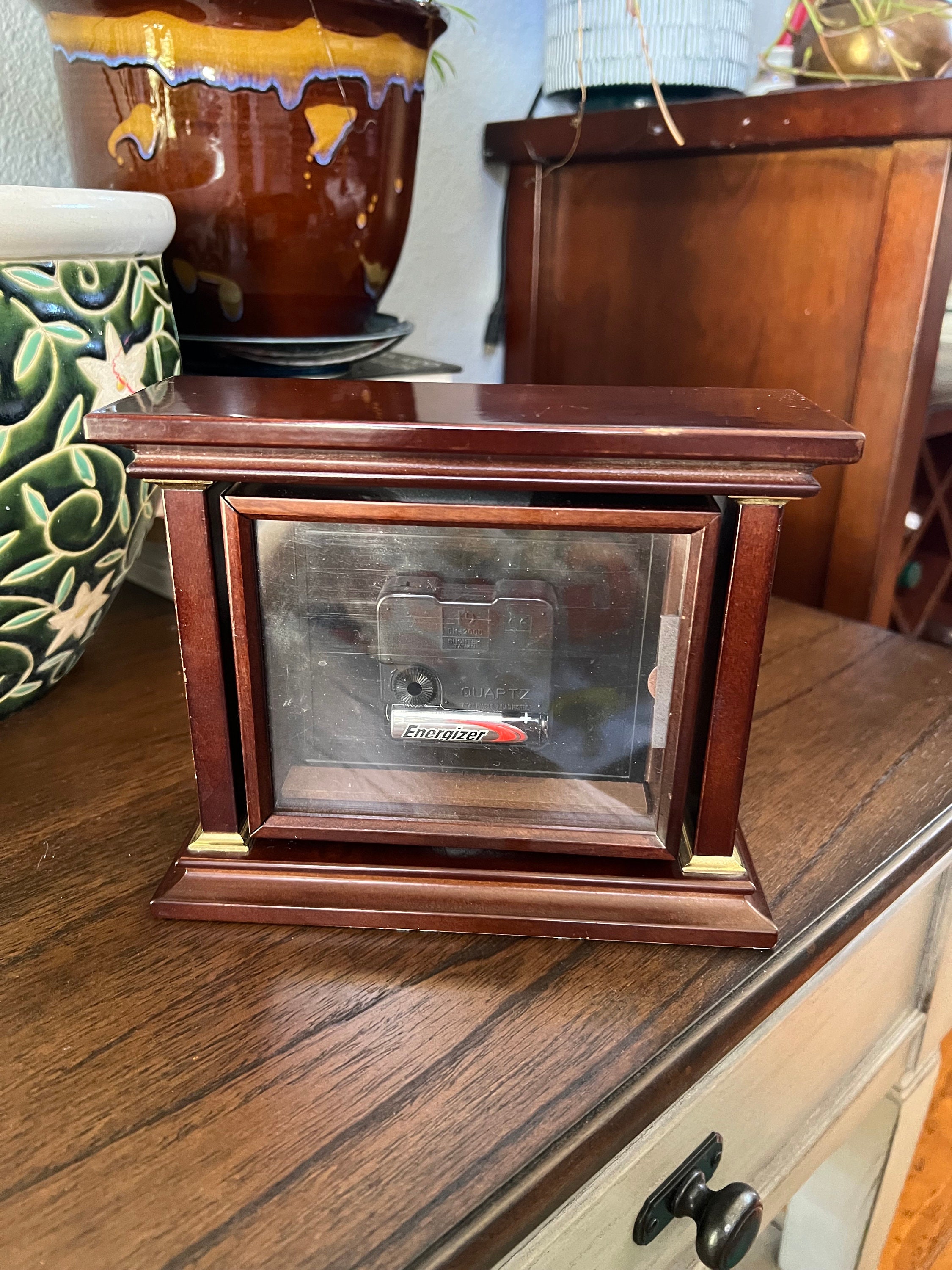 Vintage Z Quartz Taiwan Picture Frame Clock. 080 Z26