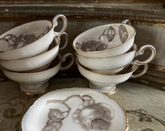 Ensemble tasse à thé et soucoupe Castleton Gloria vintage, gris rose, bord doré vendu à l'unité