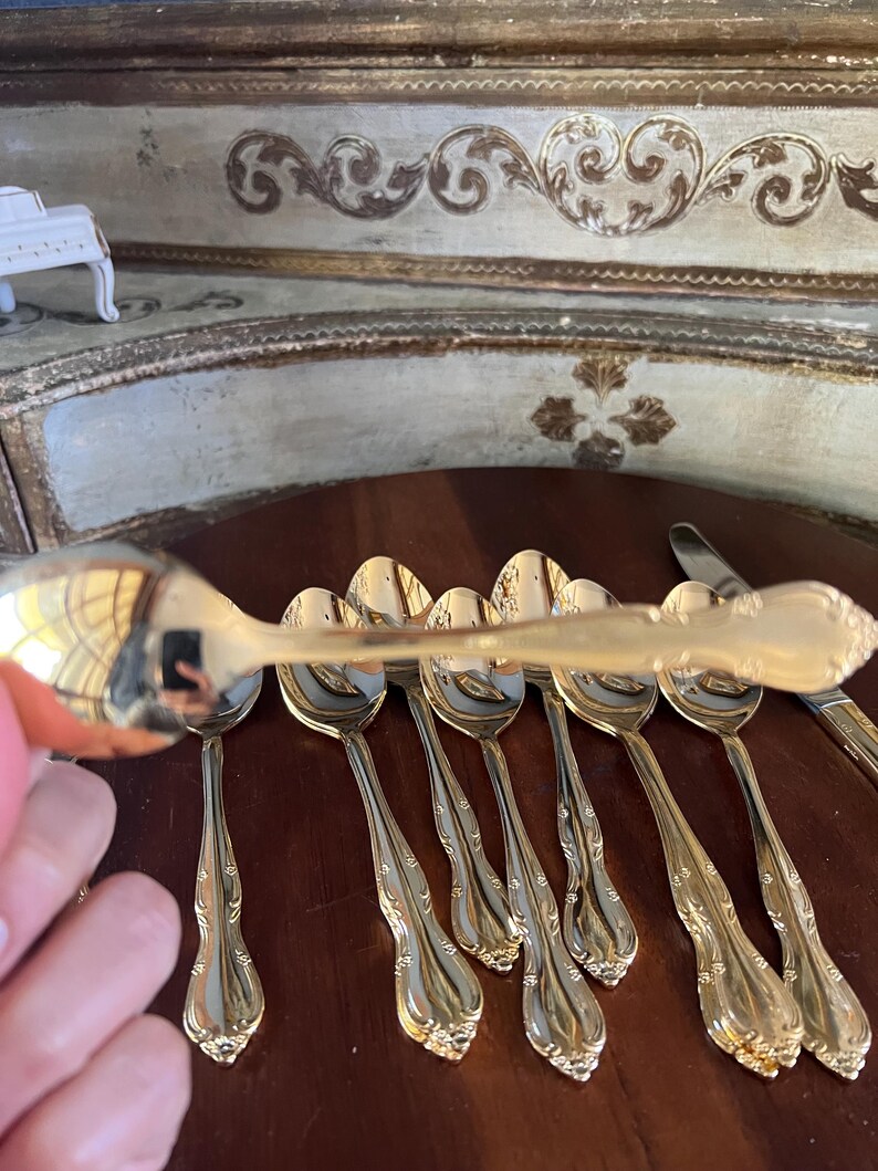 Vintage Retroneu Korea Floral, Stainless-steel, gold-plated stainless-steel cutlery. Elegant, chic and sleek. image 3
