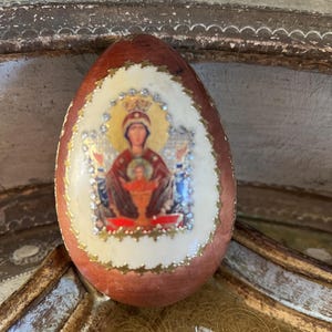 Eastern European, Vintage, Religious, Orthodox Mary and Jesus lacquered wooden egg. 6x3 inches Hand carved Excellent condition. 4.5x3.5&quot;.