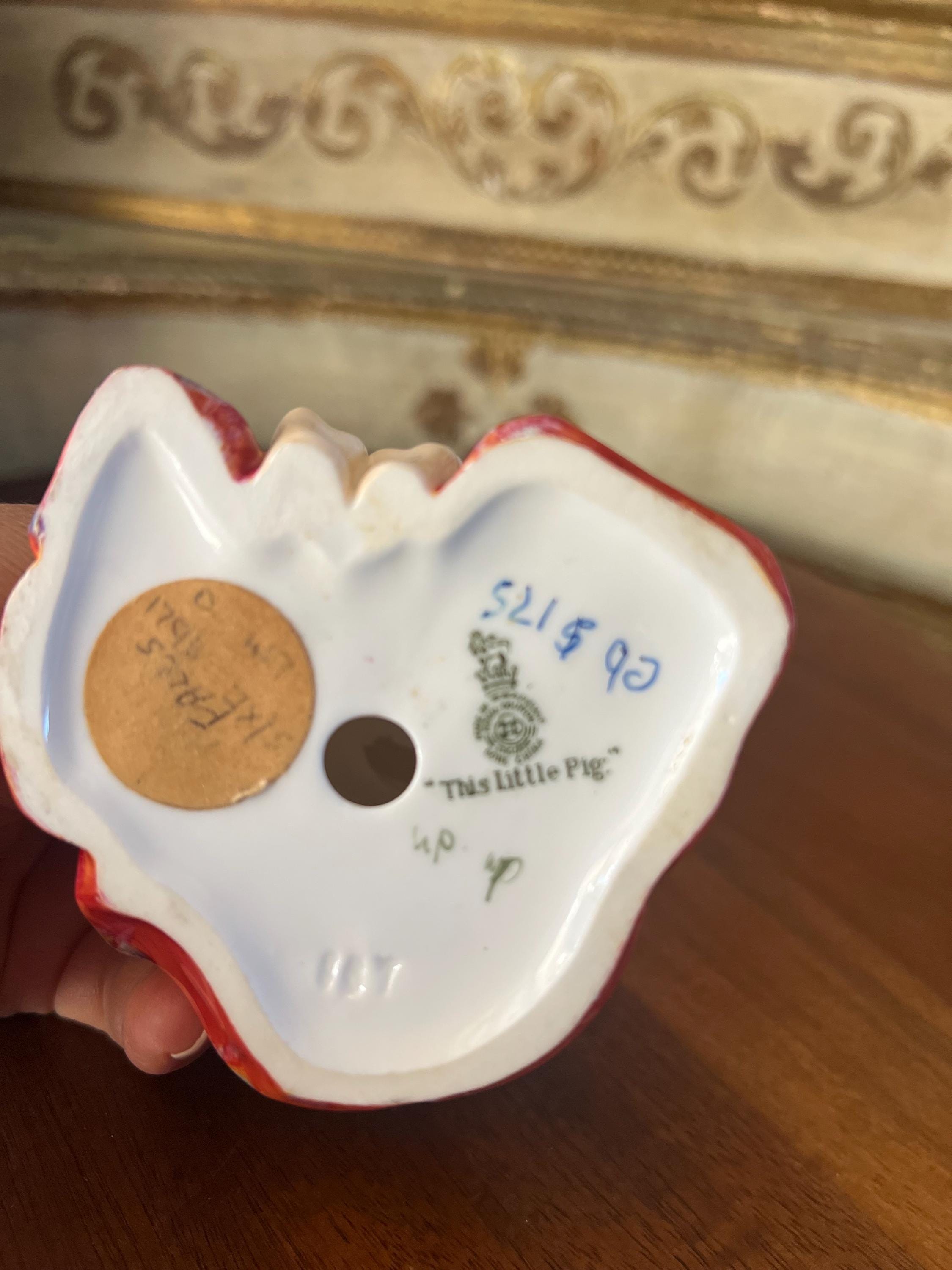 ロイヤル・ドルトン　「This  Little  Pig」 Royal Doulton 