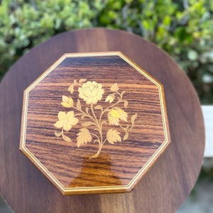 Vintage Reuge Octagonal Musical wooden Jewelry Box wood inlay flower design. 8&quot; wide x 3&quot; tall. Symphonia No. 5. Made in Italy.