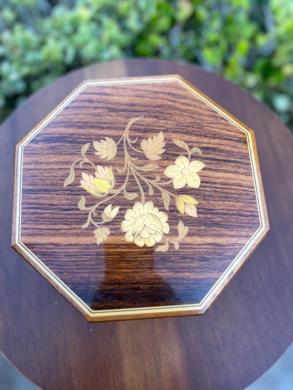 Vintage Reuge Octagonal Musical Wooden Jewelry Box Wood Inlay