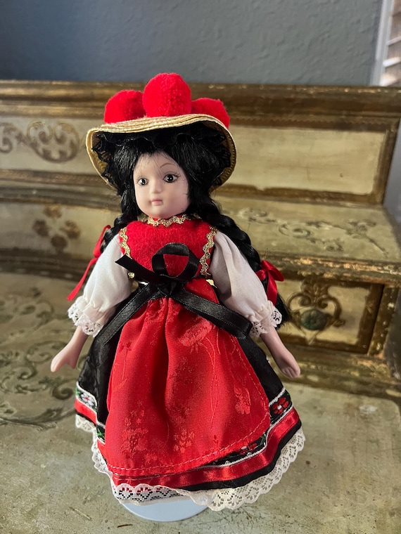 Unearthing the Charm of Antique German Dolls: A Timeless Legacy