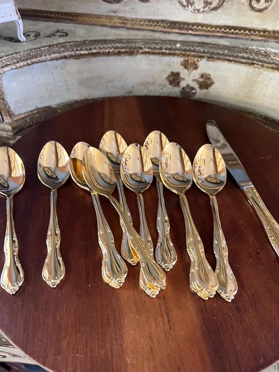 Vintage Retroneu Korea Floral, Stainless-steel, gold-plated stainless-steel cutlery. Elegant, chic and sleek.