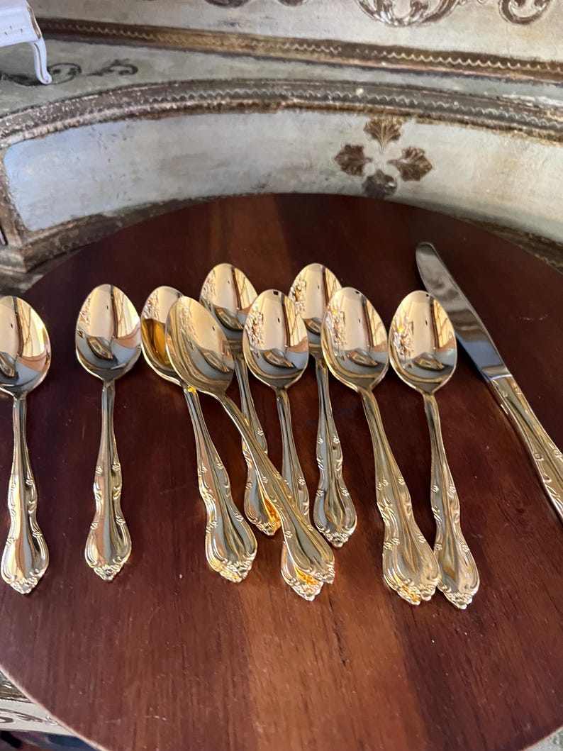 Vintage Retroneu Korea Floral, Stainless-steel, gold-plated stainless-steel cutlery. Elegant, chic and sleek. image 1