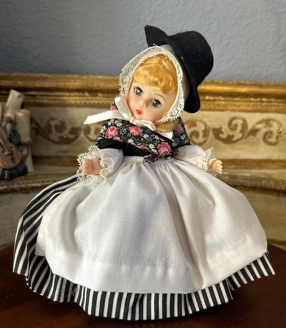 Vintage Madame Alexander Britain Doll, #558, With Original Box - Etsy