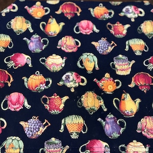 Vintage table place mats. 100 % cotton. Teapots designs. Too cute. Set of 4. 17.5 x 12 inches.