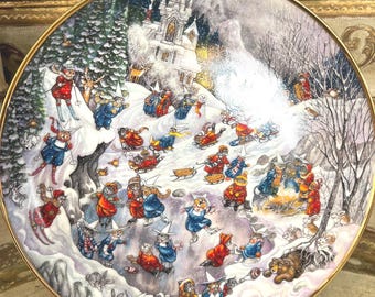 8 different themes of &quot;The Franklin Mint Heirloom&quot;, by Bill Bells cats&#39; plates. Excellent condition. 8&quot;diameter.Priced individually.