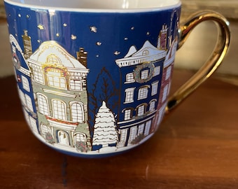 Christmas in the City Large Ceramic Mug. Unbranded 3.85" height x 3.75" wide 12oz