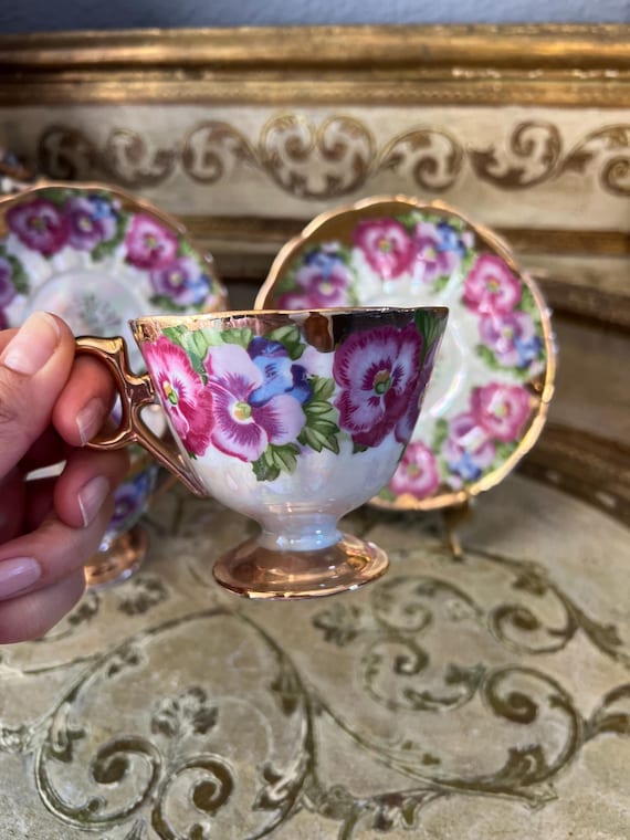 紅茶様お取引中⭐3262⭐❣️大人可愛い華やかアクセ❣️オリジナル✴インド刺繍 Antique Royal Sealy Fine China Pansies and Gild. Made in Japan