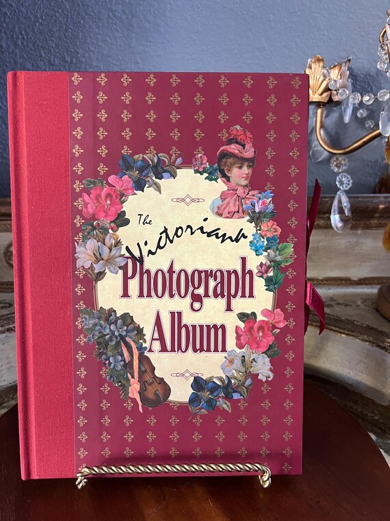 WHAT IS A Photograph? ハードカバー アート 洋書 英語版 WHAT IS A Photograph? ハードカバー アート 洋書 英語版 【公式通販】