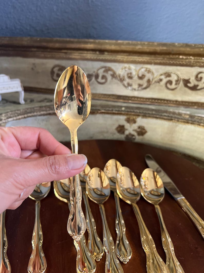 Vintage Retroneu Korea Floral, Stainless-steel, gold-plated stainless-steel cutlery. Elegant, chic and sleek. image 4