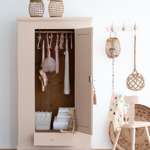 Antiker Wäscheschrank / Kinderschrank Thea Bild 4