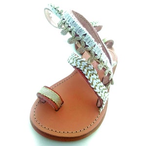 Unisex Kinderschuhe perfekt als Sommersandalen/ Verzierte Sandalen/ Kleinkindsandalen.