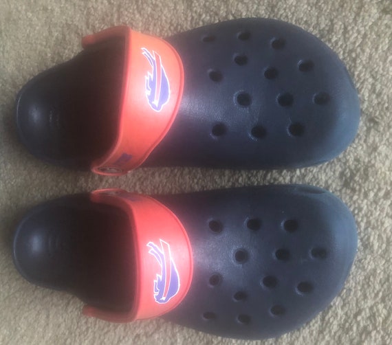 nfl crocs shoes