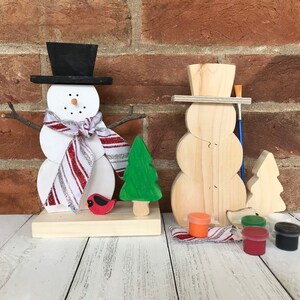 Christmas Snowman Wood DIY Craft  Kit,  Adult and Kids Craft with Paint and Brush, Winter DIY Gift, Snowman with Cardinal and Tree Activity
