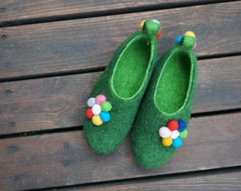 Girls felted slippers Felt slippers Kids slippers Wool clogs Women clogs Bubble slippers