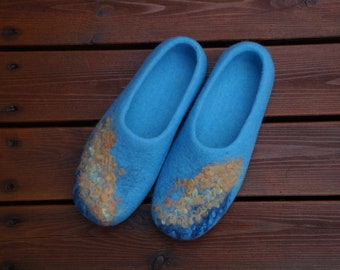 Felted clogs Blue felt shoes Women clogs Organic slippers Women wool clogs Women felt slippers slippers Slippers wool slippers