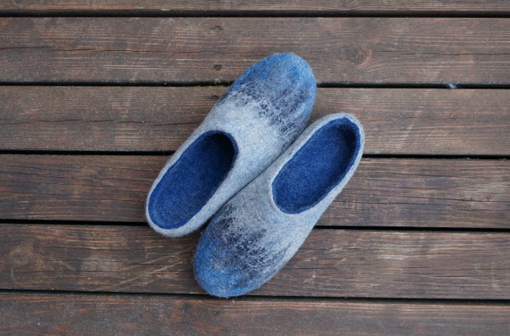 Mens felt clogs deals
