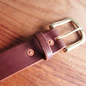 Brown leather belt, brass buckle - 1 1/4&quot; wide - made to size