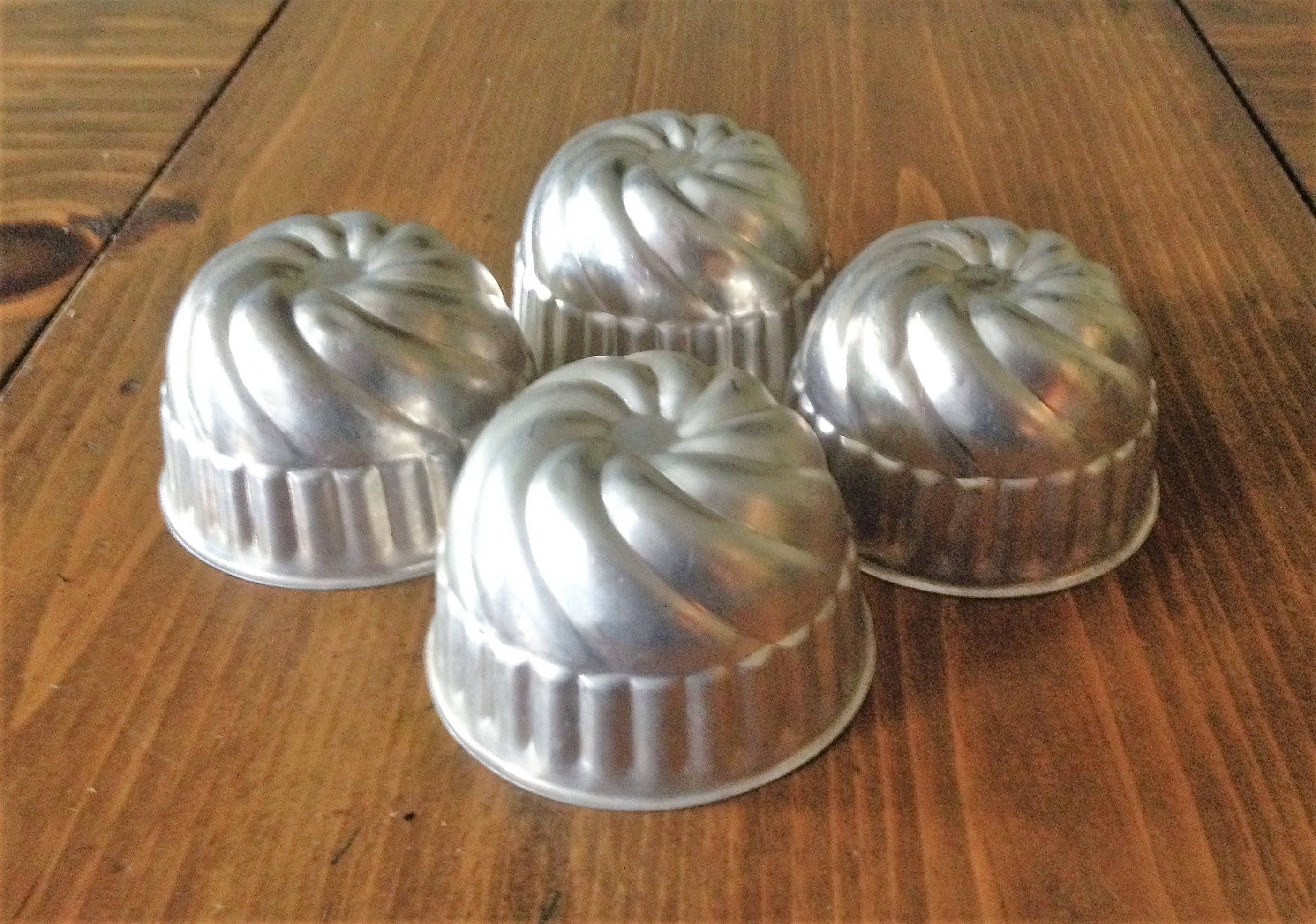 Set of 4 Round Aluminum Mini Bundt Pans Round Metal Tin Etsy