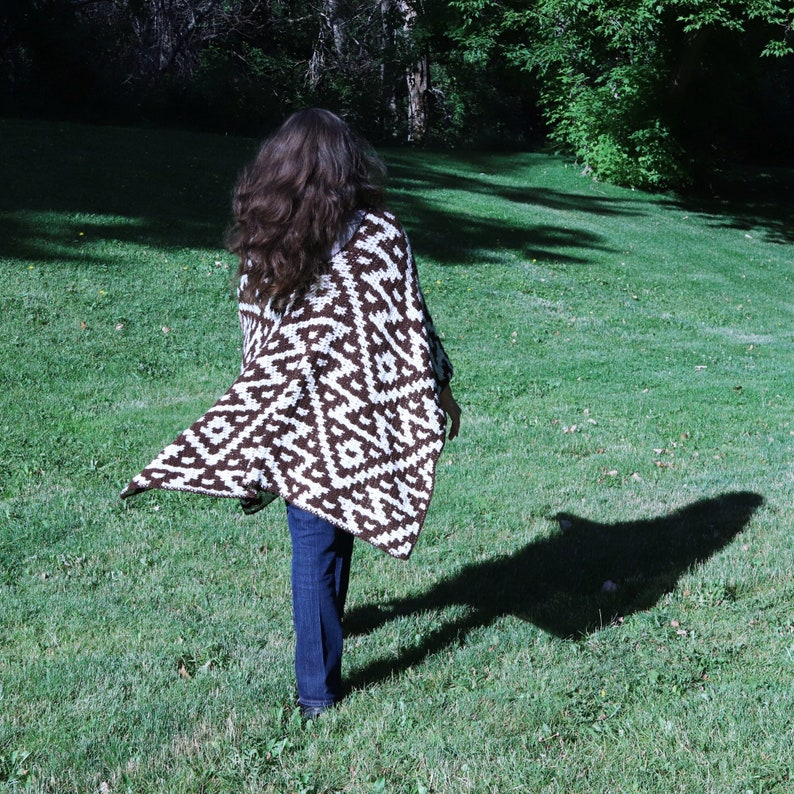 Alpaca Poncho Sapphire Poncho in genuine Alpaca Yarn Brown and White image 3