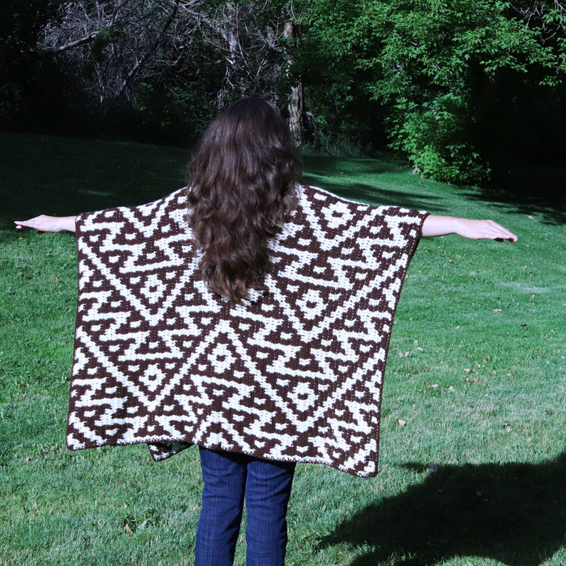 Alpaca Poncho Sapphire Poncho in genuine Alpaca Yarn Brown and White image 5