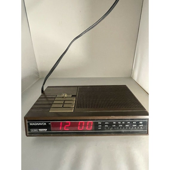 Vintage Magnavox Clock Radio Alarm Model D3240 47 Works Etsy