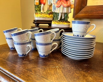 Juego de 11 tazas y platillos vintage de grano de arroz Demitasse