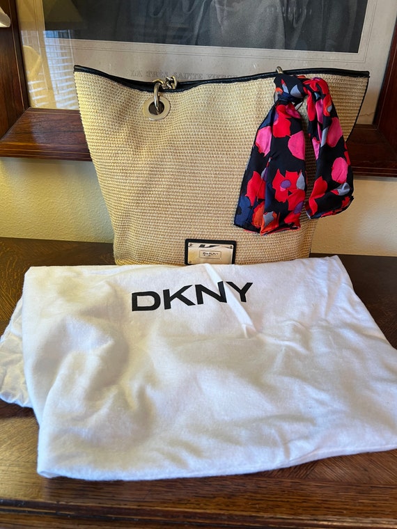 DKNY Vintage Straw Bag Purse With Flannel Protective Bag 