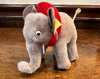 Steiff Red Elephant Circa 1909 Mohair and Felt - Elefant Rot 1909