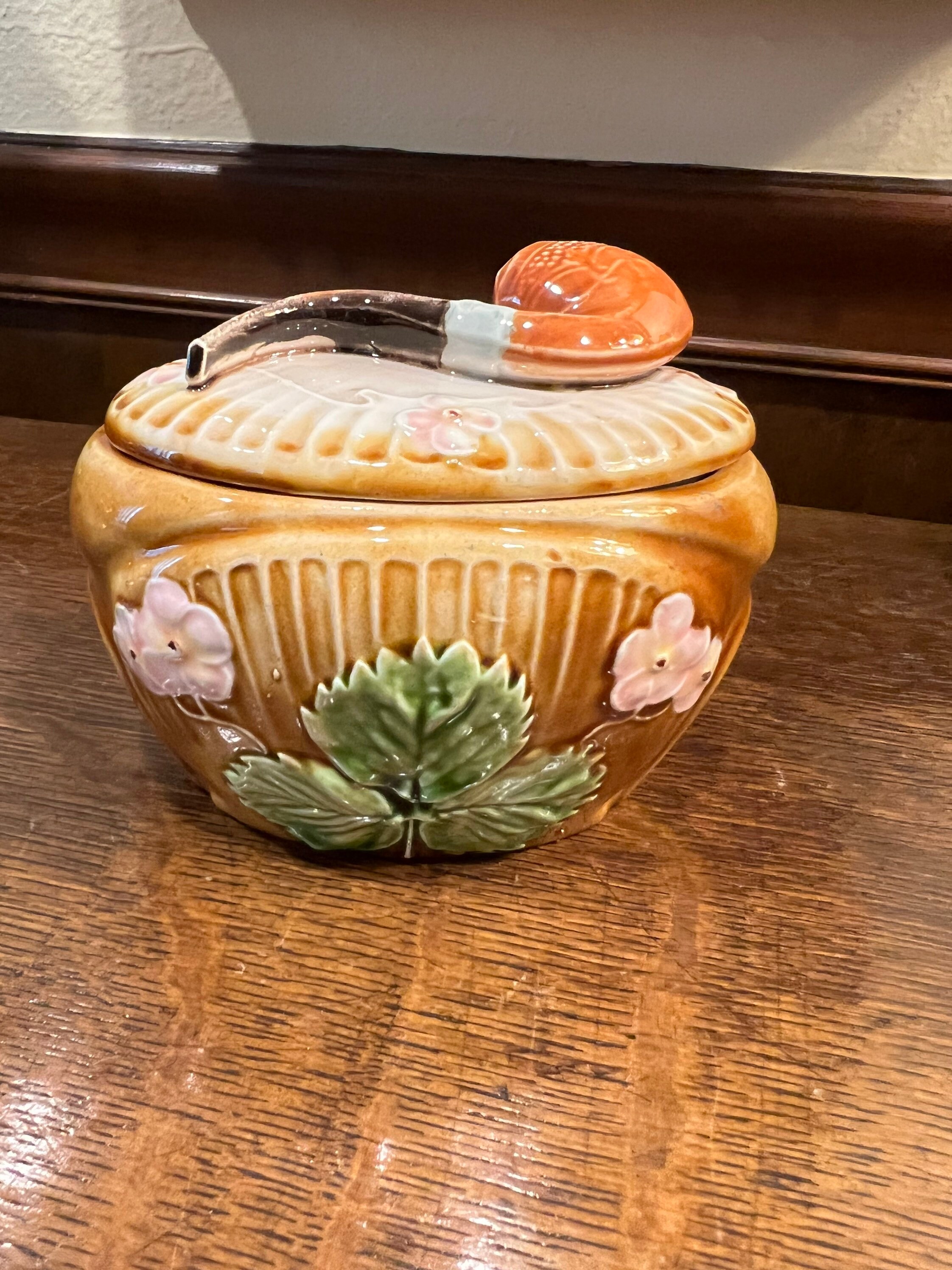 majolica tobacco jar Majolica Tobacco Box